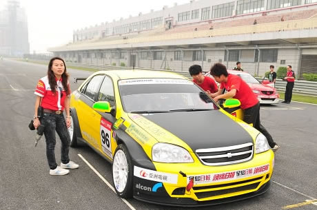 华龙车队,华龙赛车,潘德俊,冯文伟,王日昇,许家泰,卢启邦,丘永材,谢森