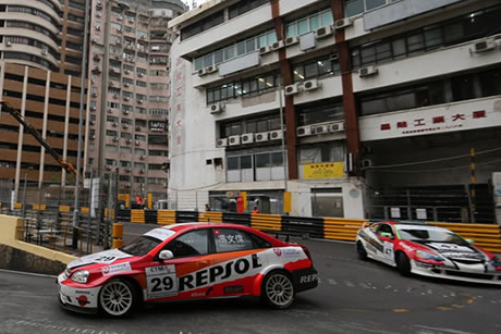 澳门格兰披治大赛车,MACAU GP,华龙车队,潘德俊,冯文伟,许家泰,王日昇,卢启邦,谢森,冠军,亚军,REPSOL,雪佛兰,DC5,SUBARU